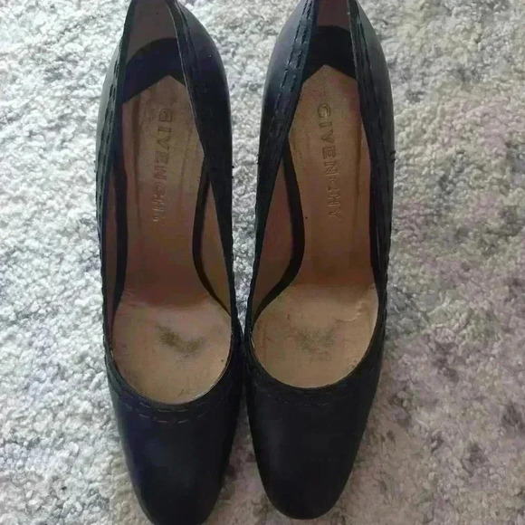 Givenchy Vintage Women's Black Leather Round Toe Pump 40.5 (9 US) - Picture 2 of 15